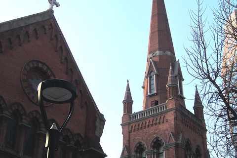 Shanghai: Hidden Alleys and the Bund Walking Tour
