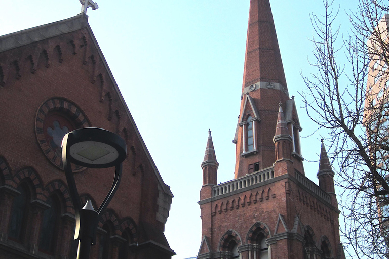 Shanghai: Hidden Alleys and the Bund Walking Tour
