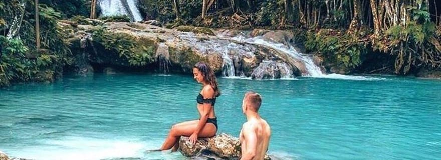 Ocho Rios : Aventure dans les chutes et la rivière Blue Hole avec shopping