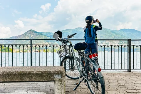 Lago Como: passeio de eBike com guia ao vivo, capacete eletrônico e iPad