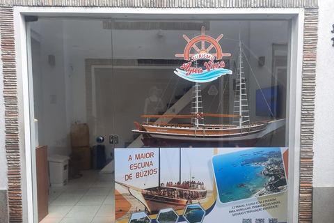 Complete Experience in Búzios: Boat, Lunch and Buggy