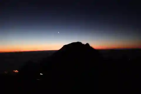Sunrise at Pico Ruivo and Hike to Pico do Areeiro