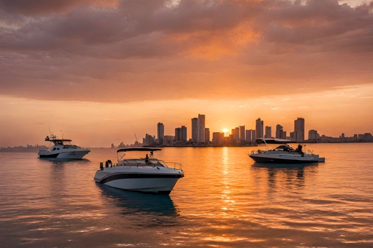 Partyboot in der Bucht von Cartagena und den wunderschönen Sonnenuntergang erleben