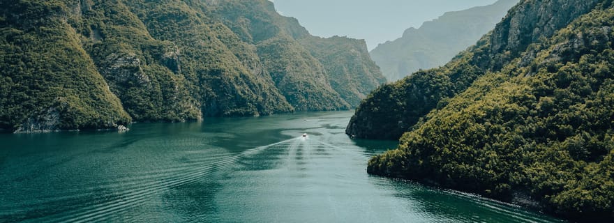 Rivière Shala et lac Komani : tour en bateau