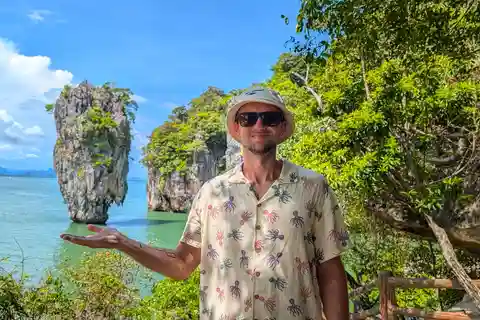 Khao Lak: Private Day Tour James Bond & Koh Panyi with Lunch