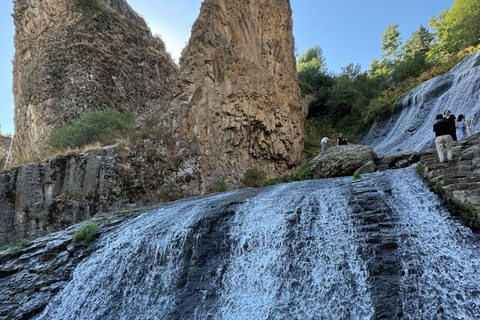 Yerevan: Khor Virap, Noravank, Areni & Jermuk Tour