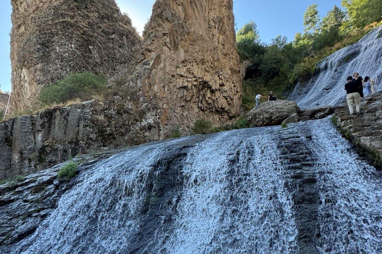 Yerevan: Khor Virap, Noravank, Areni & Jermuk Tour