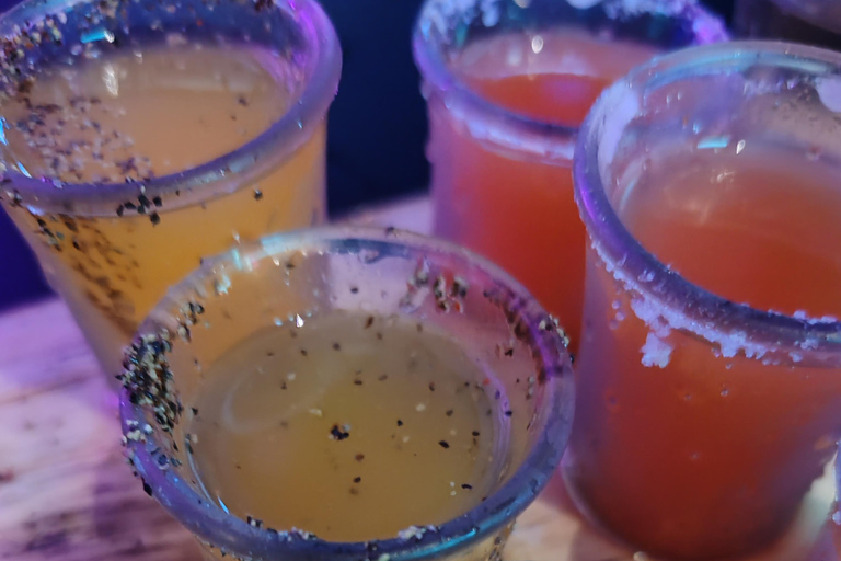 San José: Festa em San José com bebidas e comidaSão José: Festa em São José com bebidas e comida