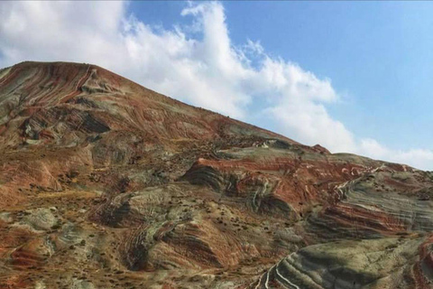 巴库：粉红湖、糖果山和贝什巴马格山之旅