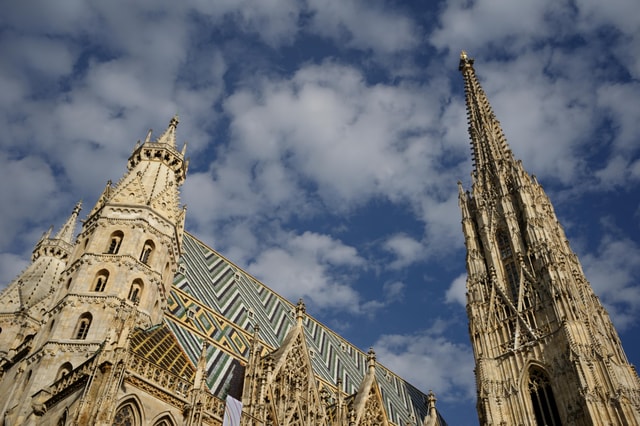 Vienna: Walking Tour of City Center Highlights & Hidden Gems