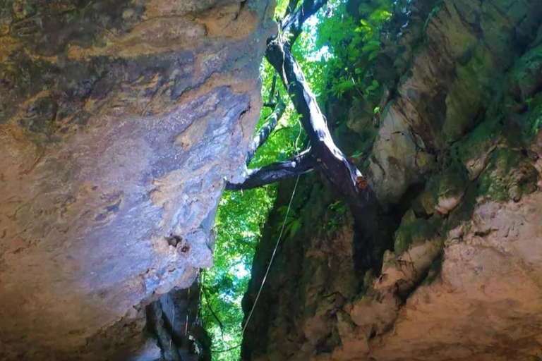 Bayano Caves Tour with Boat Ride and Kayaking