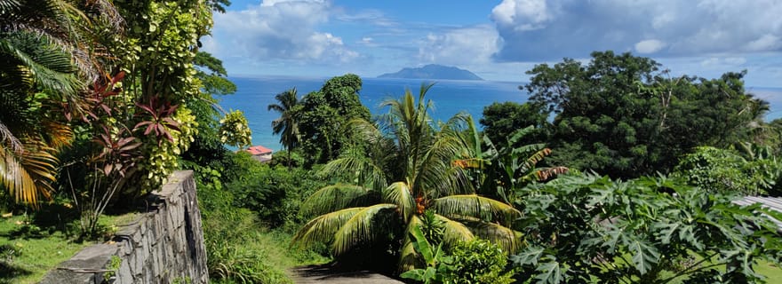 Transferts privés à Mahé uniquement (de l'aéroport aux hôtels, aux ports)