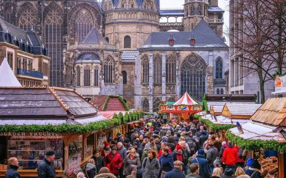 Von Amsterdam aus: Tagesausflug zum Aachener Weihnachtsmarkt