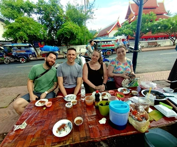 Luang Prabang: Foodie Walking Tour & Monk Blessing