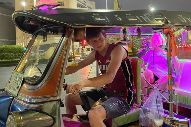 BKK : Privé Tuk Tuk Tour Nachtleven met ophaalservice vanaf je hotelBangkok: TUK TUK Tour Nachtleven Privé met ophaalservice vanaf je hotel