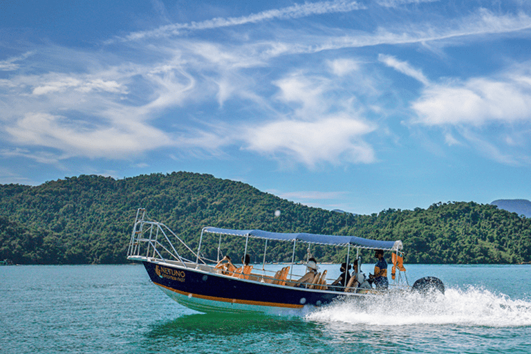 Islas Paraty: Lancha rápida con snorkelPaseo en barco en grupo por el mar de Paraty