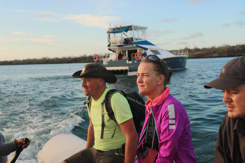 Bartolomé Island: Premium Yacht Experience with Hike and Snorkel