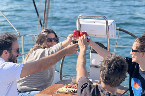 Barcelona: 2H Sailing with Open Bar, Snacks & Swim Stop