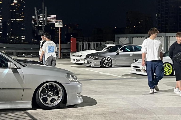 Tour JDM / Drift Bezoek te voet Tokyo met een driftrijder.Tour JDM / Drift te voet in Tokio met een driftrijder.