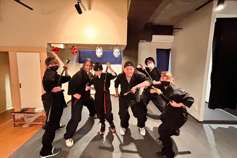 Osaka: Ninja Experience Cafe en DotonboriEntrenamiento ninja + alquiler de traje ninja + una bebida + comida
