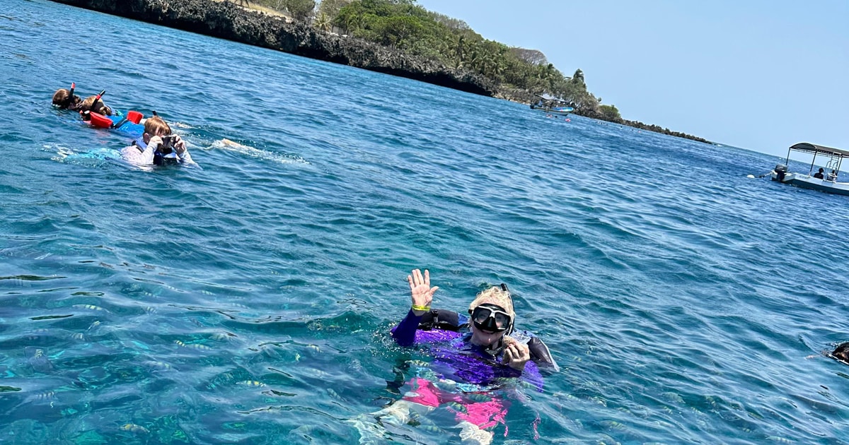 Roatan: Monkeys & Sloths, Snorkeling, Beach Resort Day Pass | GetYourGuide