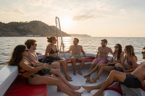 Ibiza: 2026 Solar Eclipse Boat Tour with Drinks & Swim Stop