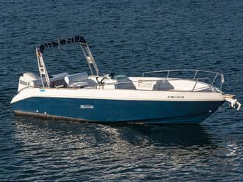 Es Castell : Private boat tour with aperitif and sunset.
