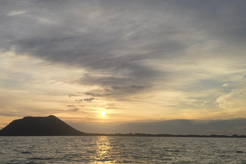 Corralejo: Lobos Speedboat, Snorkeling & Free Time