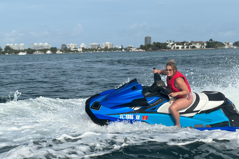 Miami Beach: Hyr WaveRunner &amp; båtresa2 personer per jetski