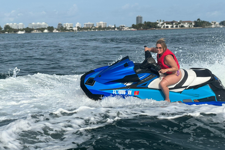 Miami Beach: Hyr WaveRunner &amp; båtresa2 personer per jetski