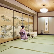 Shinjuku: Authentic Tea Ceremony with Matcha & Kimono