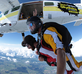 Skydiving in Taupo