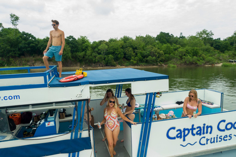 Charleston: Noleggio barca privata; Capitano e accompagnatore; Fino a 22 personeBarca privata con capitano: 3 ore da 15 a 18 passeggeri