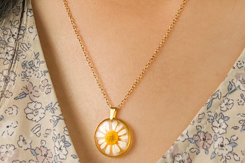 Yogyakarta: Pressed Flower Jewelry Resin Workshop