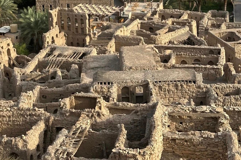 From Muscat: Nizwa & Jabal Akhdar with Multilingual Guide