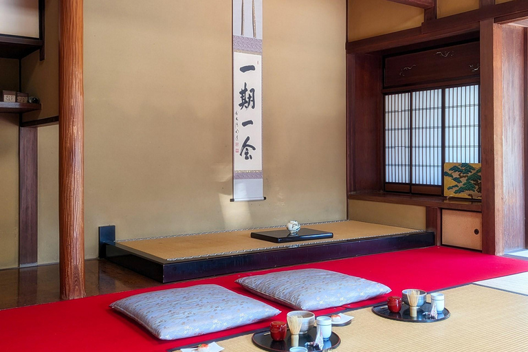 Kyoto: Teezeremonie in einem traditionellen Teehaus