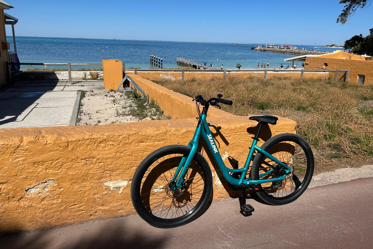 Vanuit Fremantle: SeaLink Rottnest veerboot en fietsverhuur7 AM Vertrek