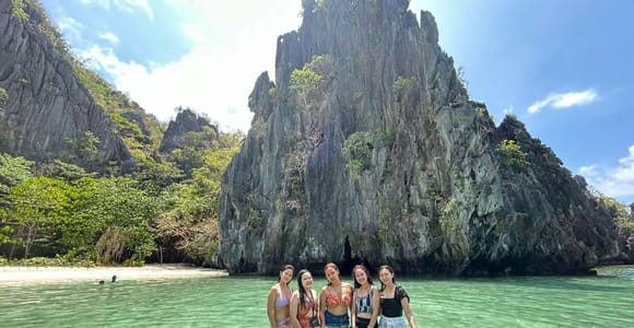 El Nido: Shared Island Hopping Tour C with Buffet Lunch