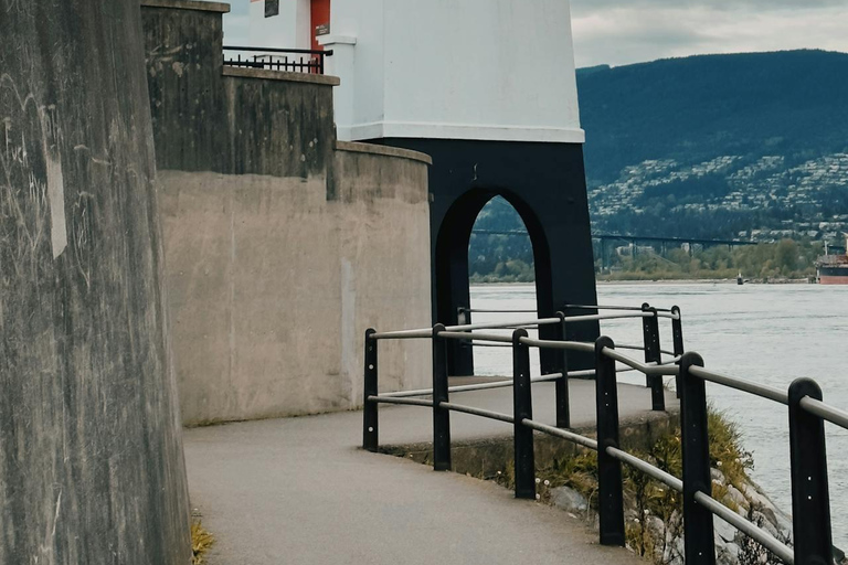 Vancouver: Airport to Downtown Chauffeur-Guided Tour