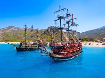Bodrum : journée en bateau pirate pour toute la famille avec déjeuner et boissons