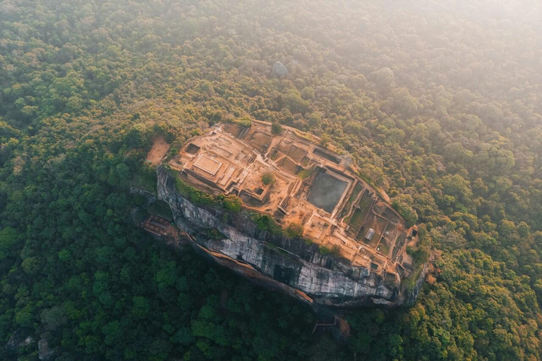 Sigiriya Heritage Tour with Hotel Pickup from Colombo