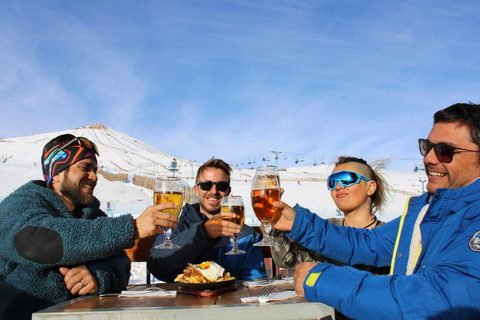 Ski à El Colorado : billet, cours, transport, option vêtementsLieu de rendez-vous : Plaza de Armas + équipement pour la neige