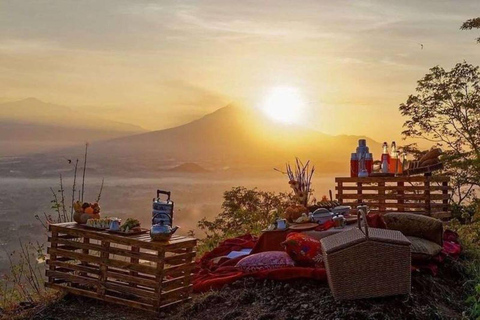 Yogyakarta: Borobudur Temple & Enam Langit Private Tour