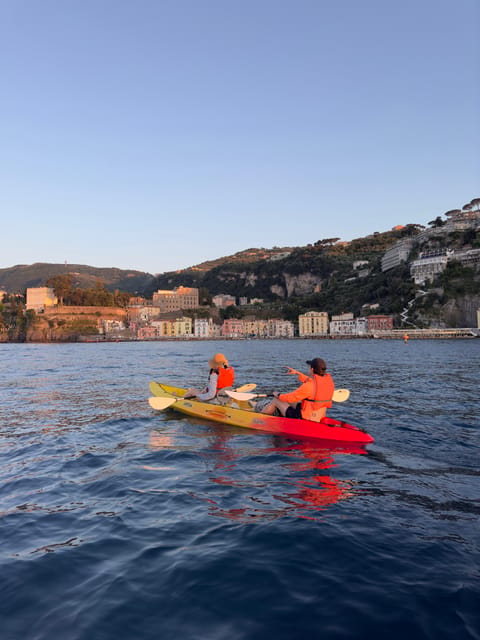 Sorrento: kayak small group tour to Bagni Regina Giovanna