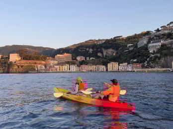 Sorrente : excursion en kayak en petit groupe à Bagni Regina Giovanna