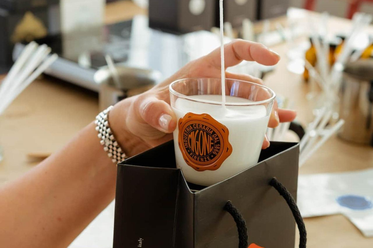 Make your own scented candle in Florence Create your own scented candle in Florence