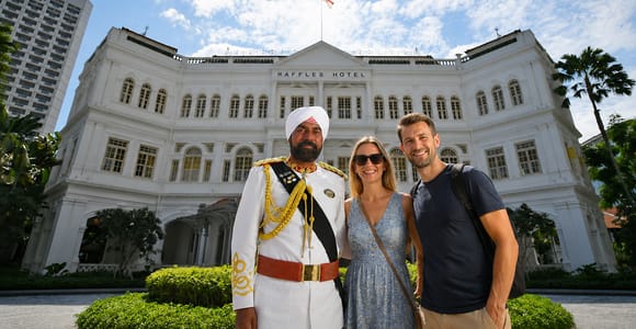 Chinatown, Raffles Hotel, Merlion, Arab Street Walking Tour
