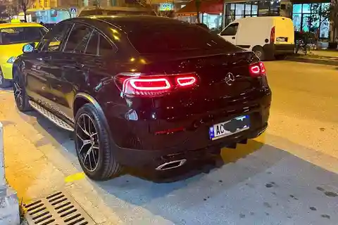 VIP-Transfer von Tirana/Golem/Durres & Flughafen nach Vlore.