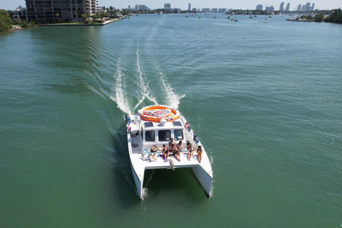 Miami: Avontuurlijke cruise met jetski, tubing en drankjesTour met gas- en jachthavenkosten