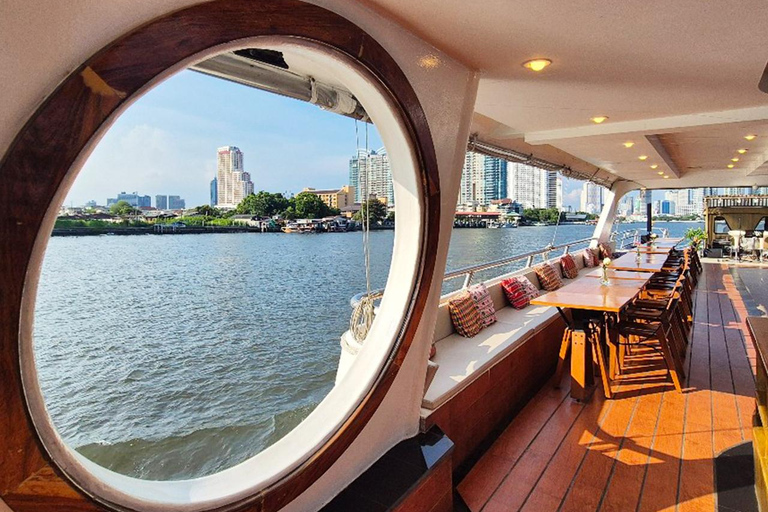 Bangkok: Premium Dinner Cruise With Buffet & Wat Arun Views Thai & International Buffet (Unlimited Chang Draft Beer)